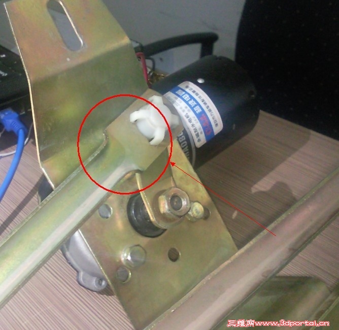 ���ε��ͲĶ˲���ѹƽ