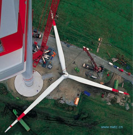 5MW�����װ2006��8��Repower 5MW�����ڵ¹���װ.jpg